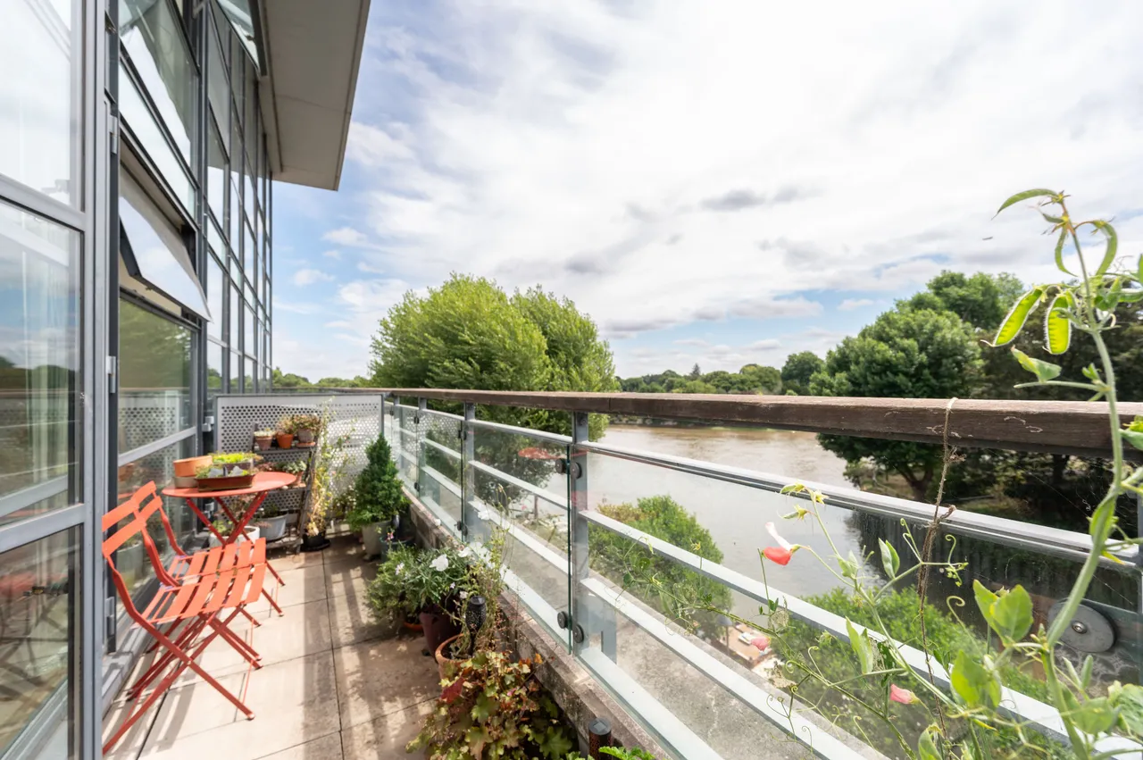 Flat 28, 1 Point Wharf Lane, Brentford, photo 10