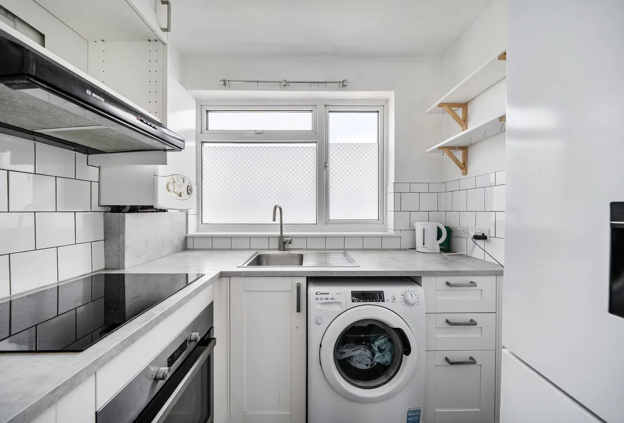Wrythe Lane, Carshalton, SM5 2RP, photo 4