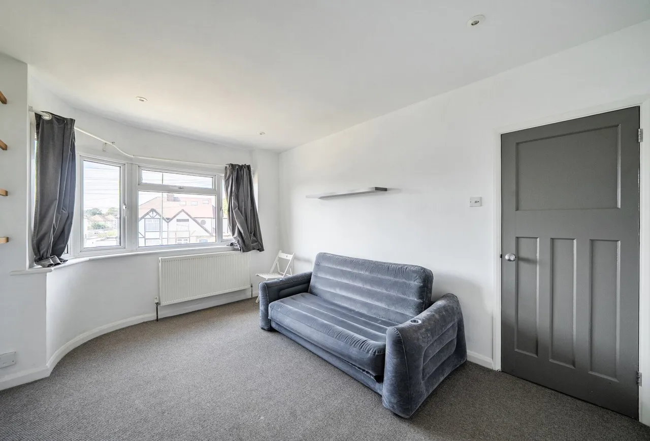 Wrythe Lane, Carshalton, SM5 2RP, photo 2