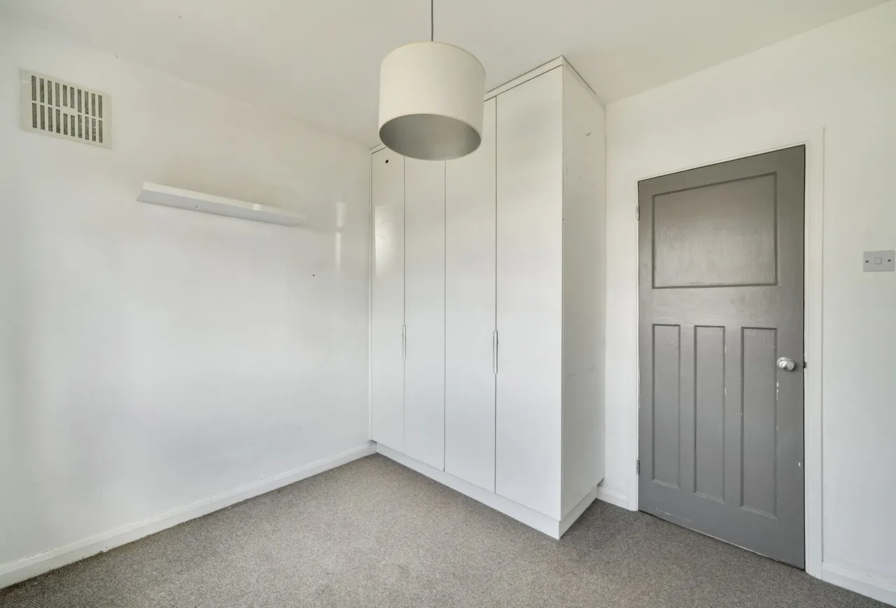 Wrythe Lane, Carshalton, SM5 2RP, photo 17
