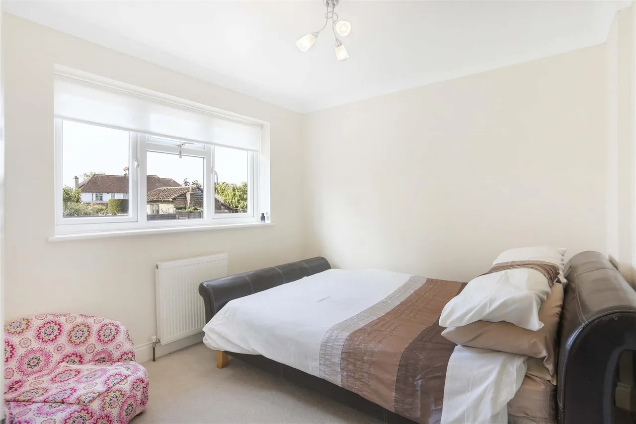 Huntingdon Gardens, Worcester Park, KT4 8TF, photo 10