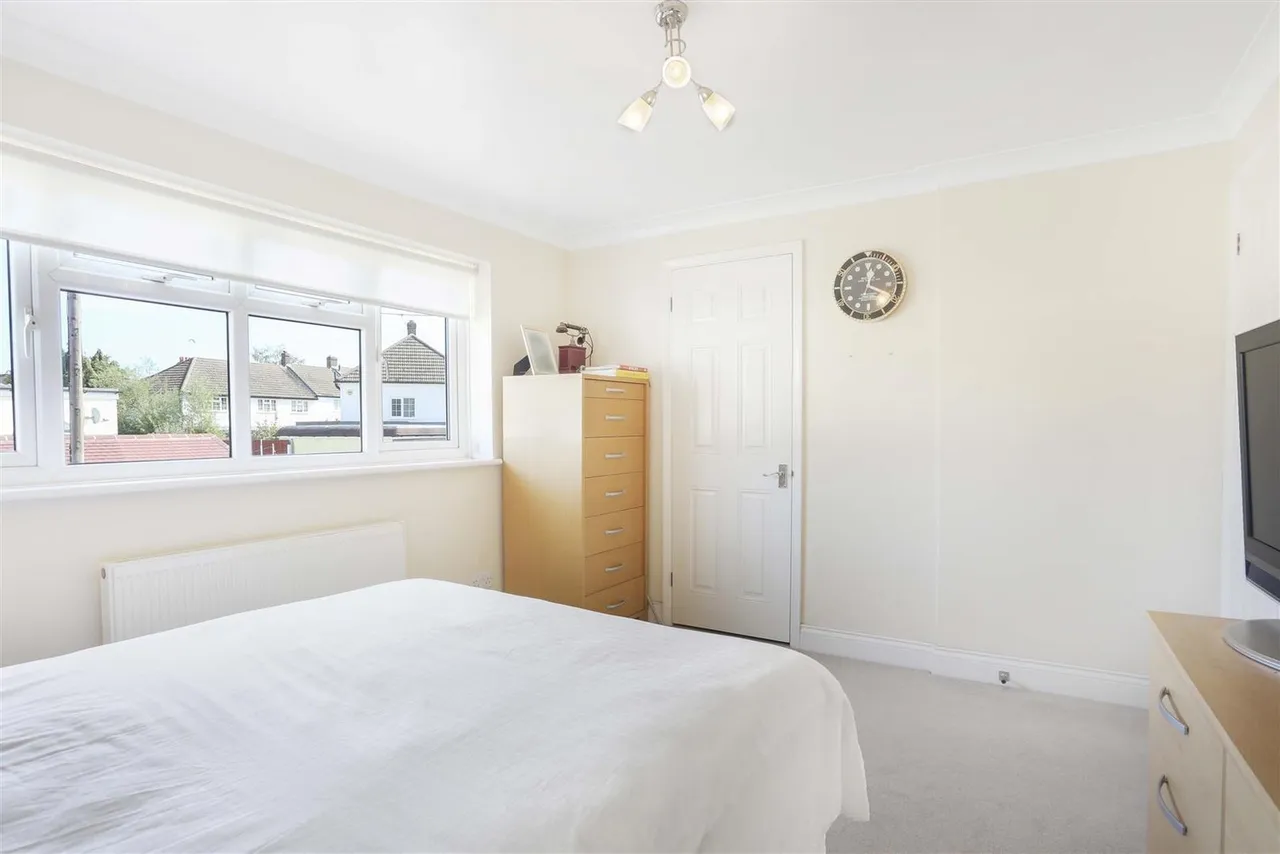 Huntingdon Gardens, Worcester Park, KT4 8TF, photo 9