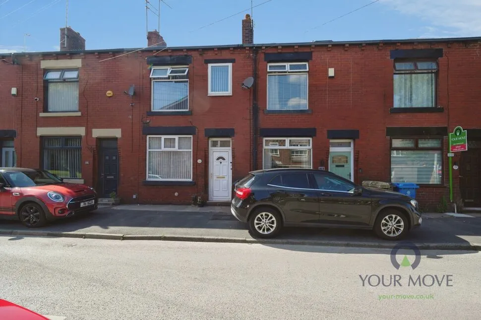 3 bed house for sale — Albert Street, Royton, OL2