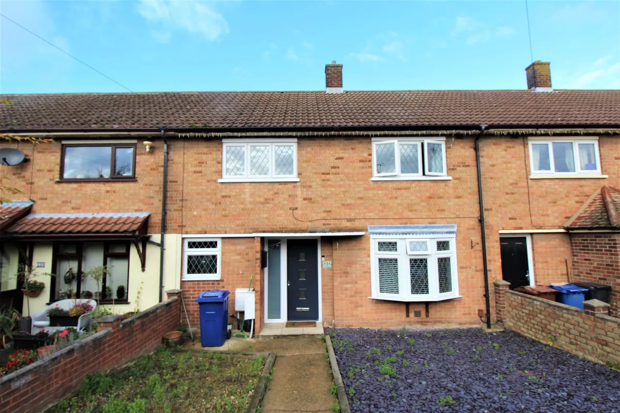3 bed house for sale — Whitmore Avenue, Grays, Essex, RM16 2HU