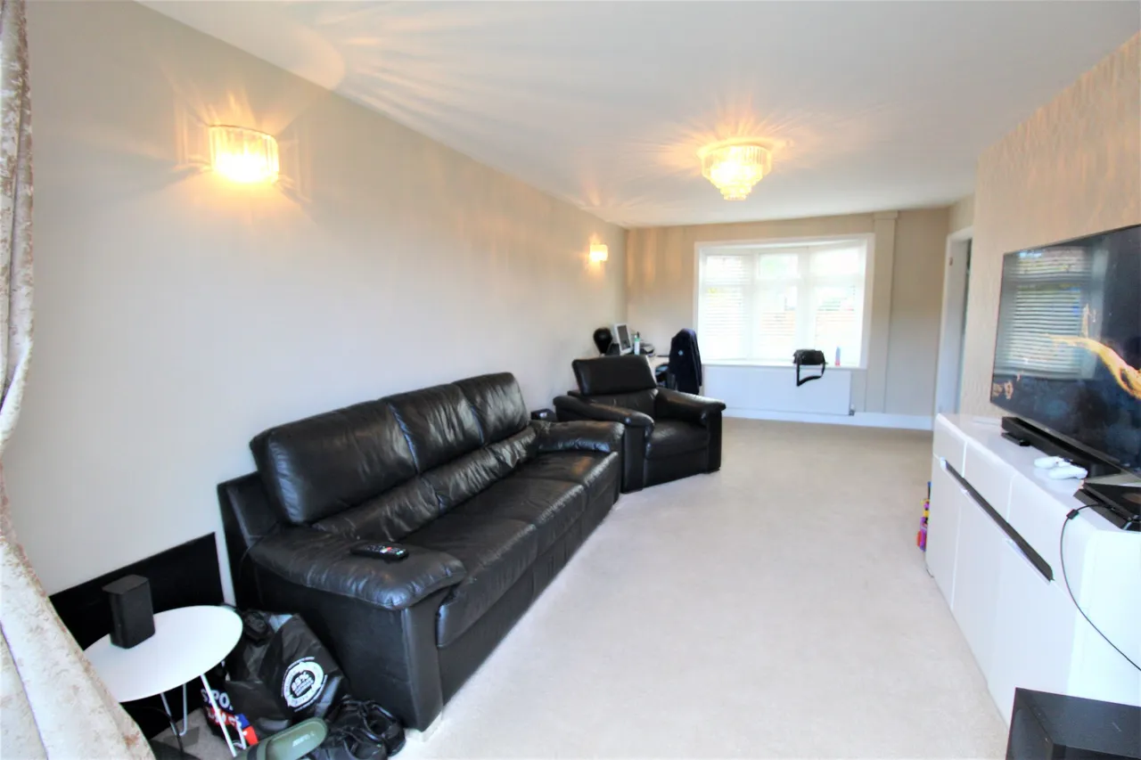 Whitmore Avenue, Grays, Essex, RM16 2HU, photo 4