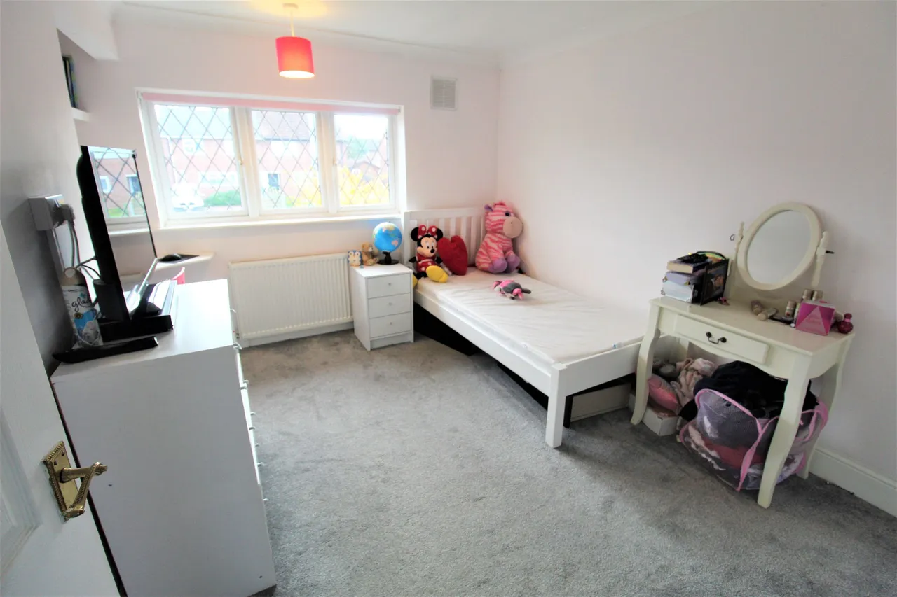 Whitmore Avenue, Grays, Essex, RM16 2HU, photo 8