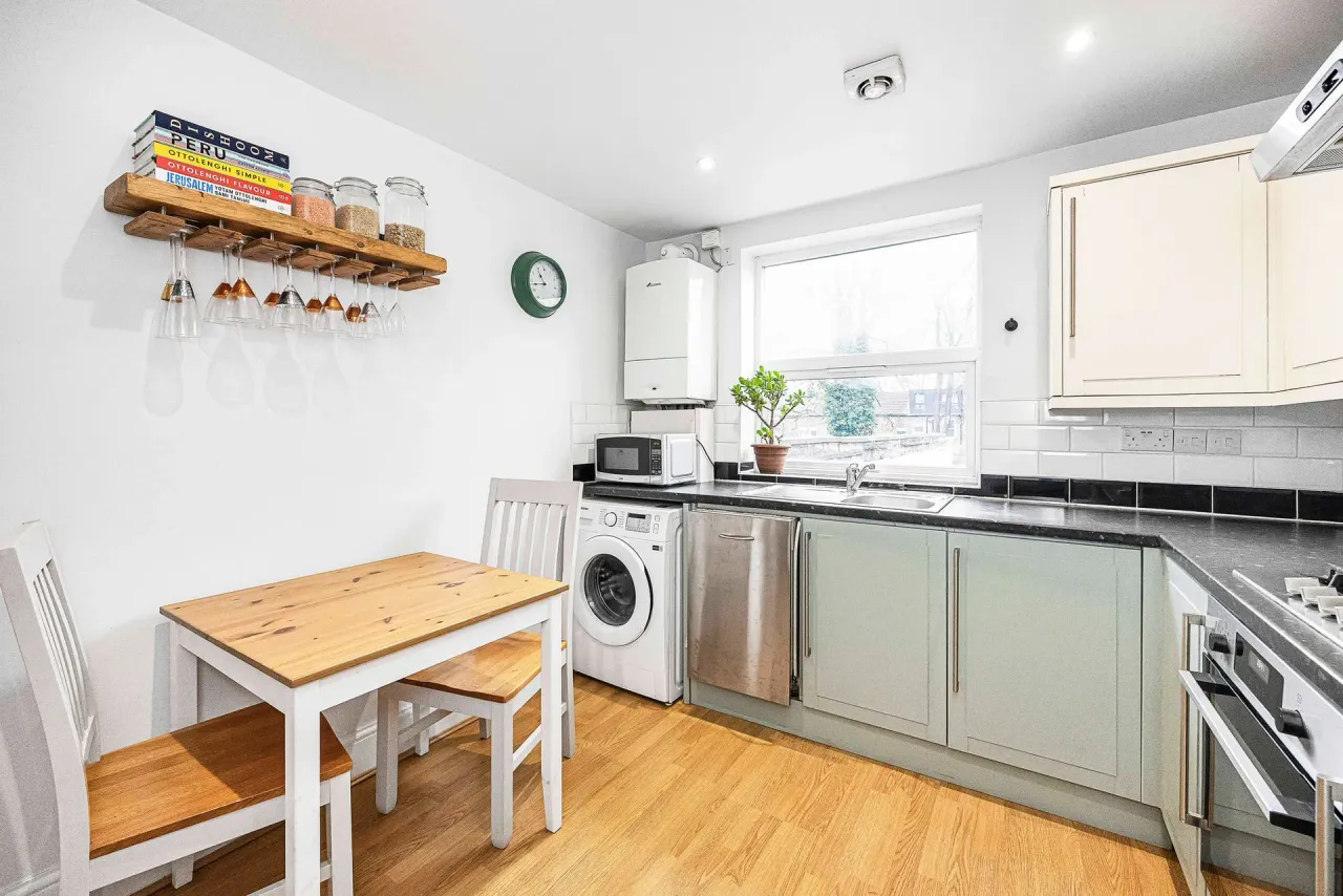 Chobham Road, London, E15, photo 2