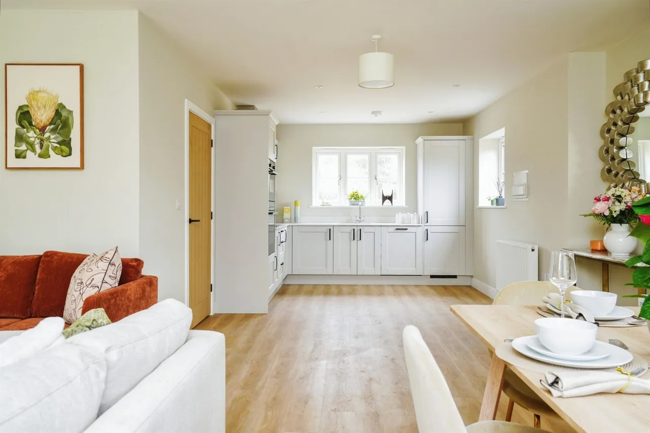 Worminghall Road, Ickford, Aylesbury, photo 10