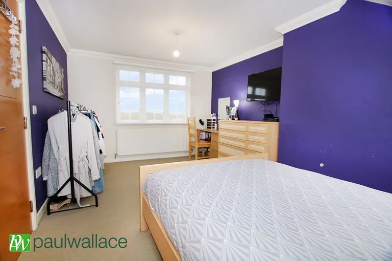 Robinson Avenue, Goffs Oak, EN7, photo 16