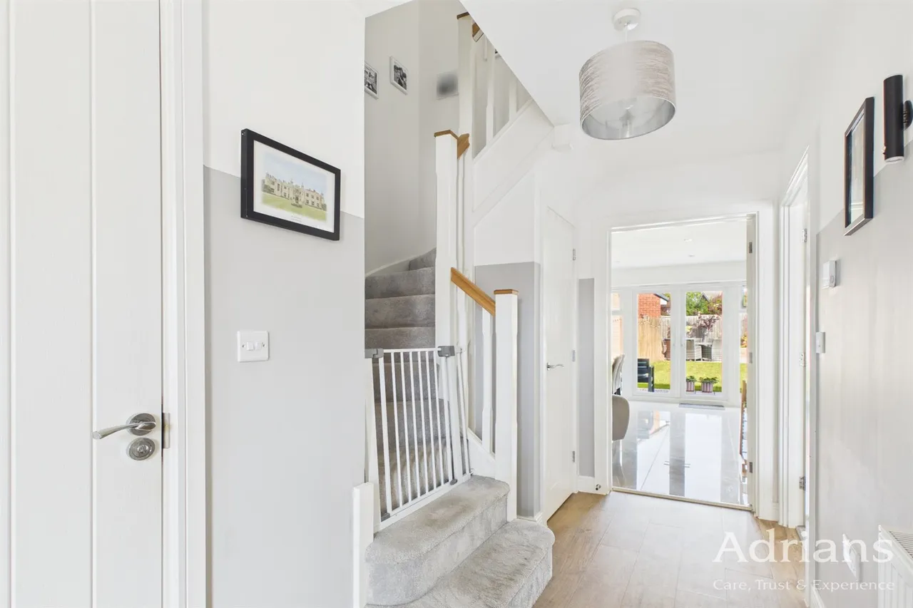 Cutts Close, Hatfield Peverel, CM3, photo 13
