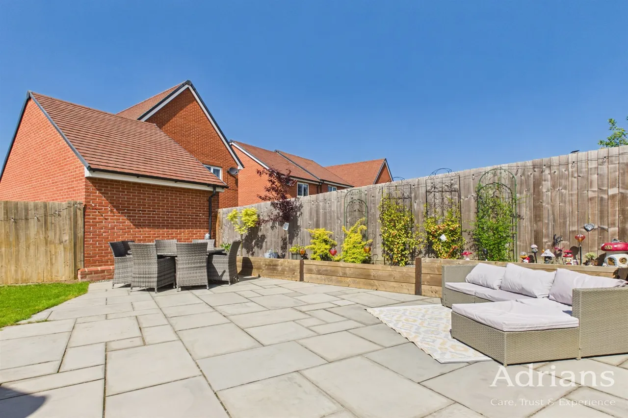 Cutts Close, Hatfield Peverel, CM3, photo 22