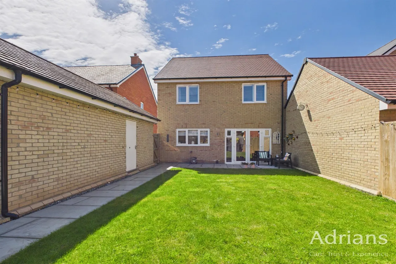 Cutts Close, Hatfield Peverel, CM3, photo 23