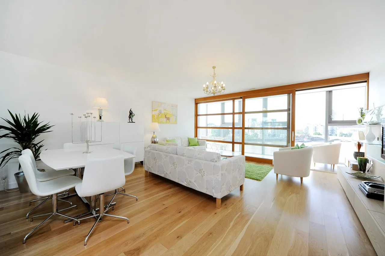 2 bed flat to rent — Lombard Road, London, SW11