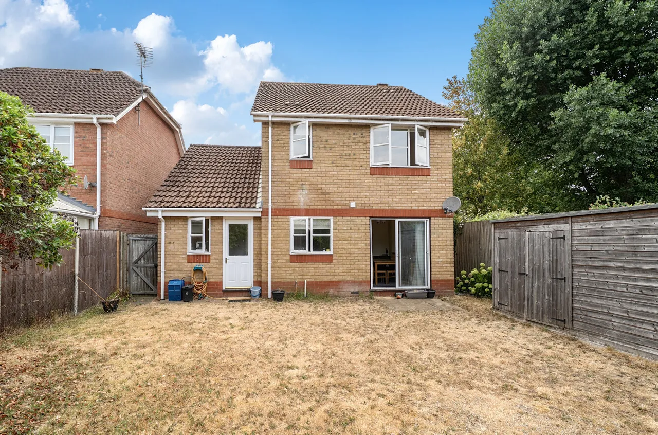 Sycamore Road, Farnborough, Hampshire, GU14 6PH, photo 22