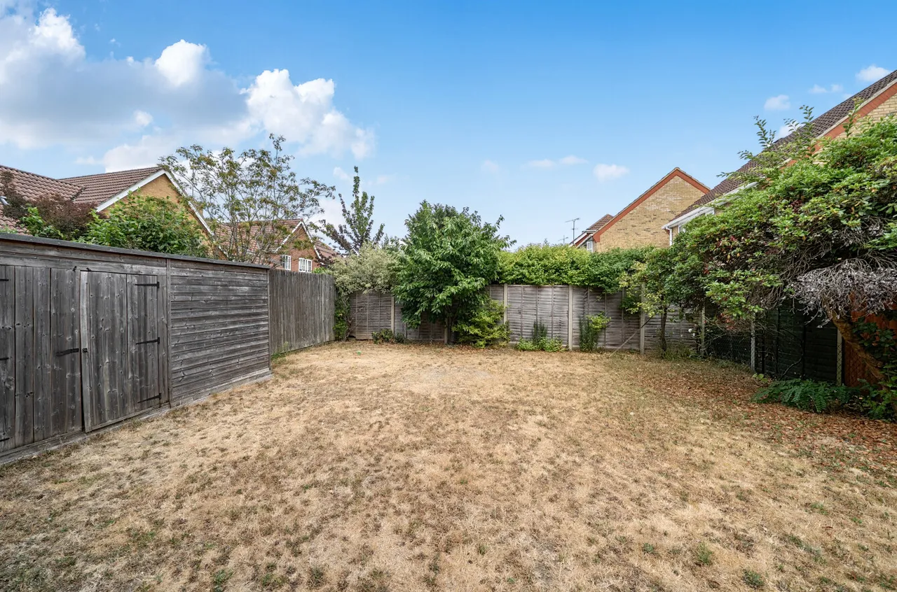 Sycamore Road, Farnborough, Hampshire, GU14 6PH, photo 10