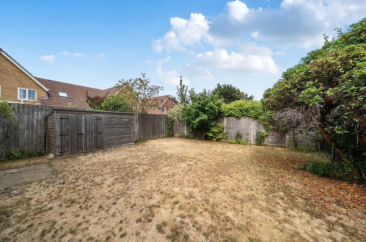 Sycamore Road, Farnborough, Hampshire, GU14 6PH, photo 18