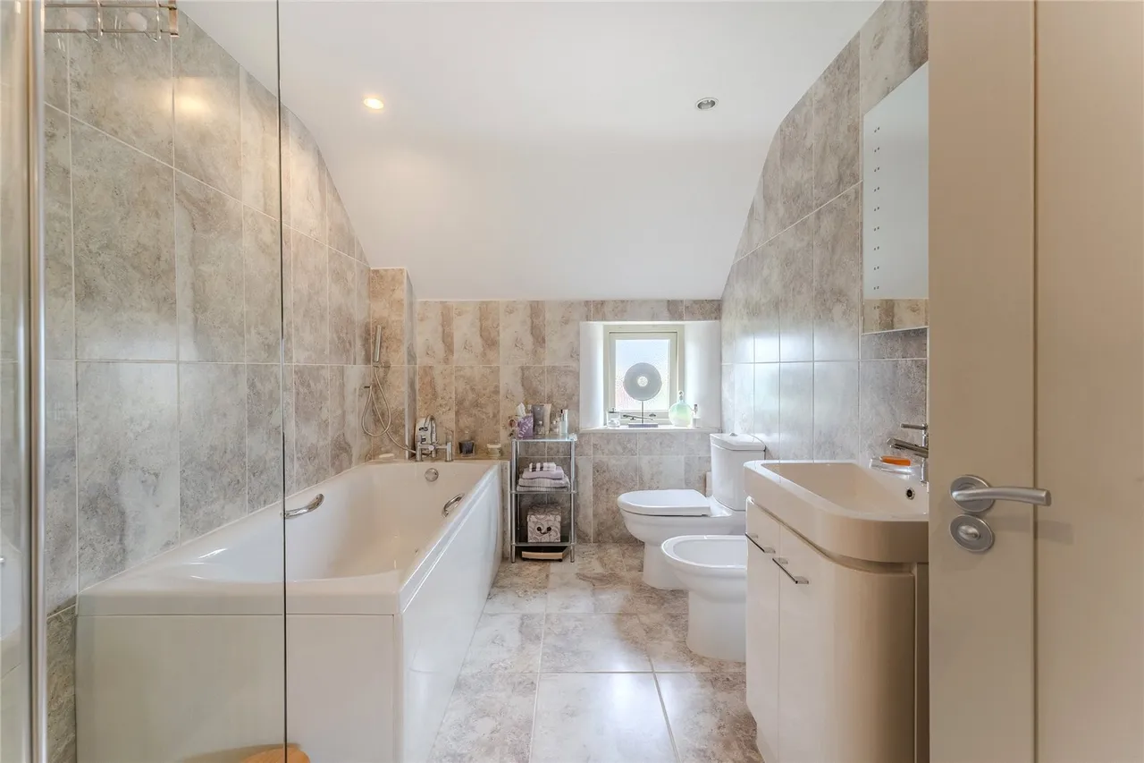 St. Andrews Lane, Titchmarsh, NN14, photo 9
