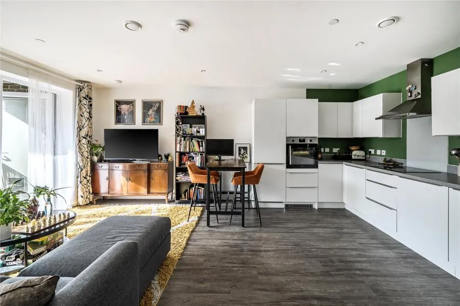 2 bed flat for sale, Armstrong Road, Littlemore, OX4