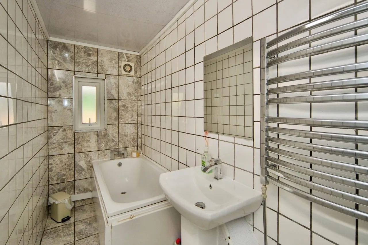 Oval Road North, Dagenham, RM10, photo 6