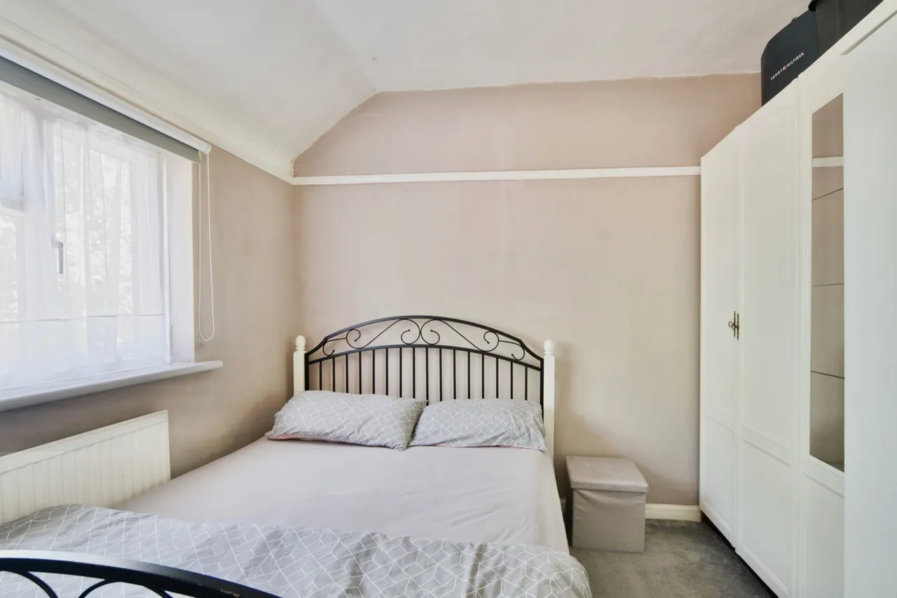 Oval Road North, Dagenham, RM10, photo 9