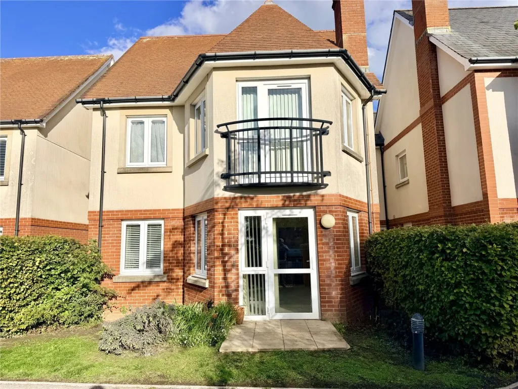 1 bed flat for sale, Lymington, Hampshire