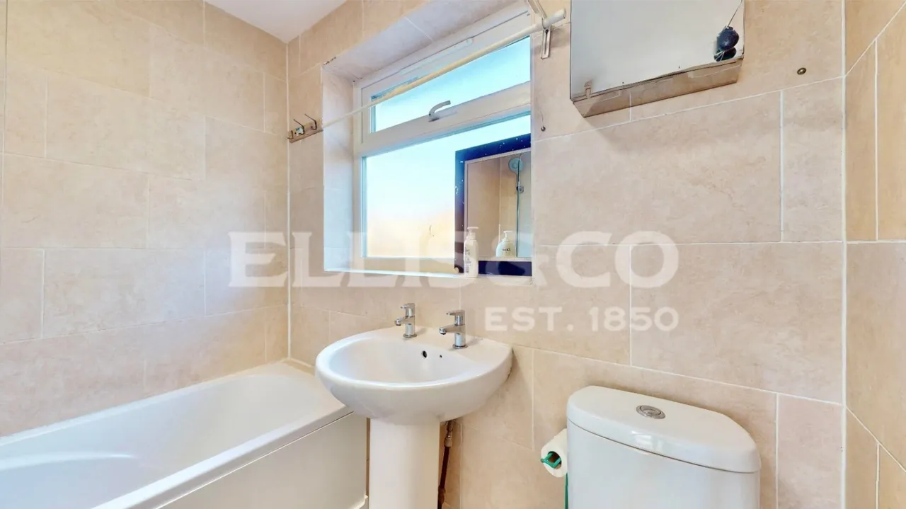 Northwood Gardens, Greenford, UB6, photo 14