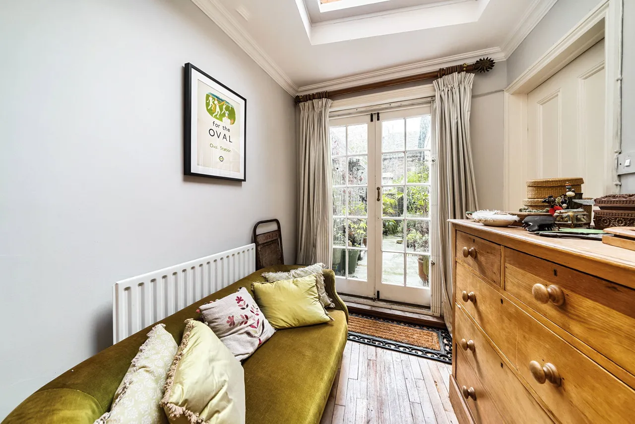 Kennington Road, London, SE11, photo 11