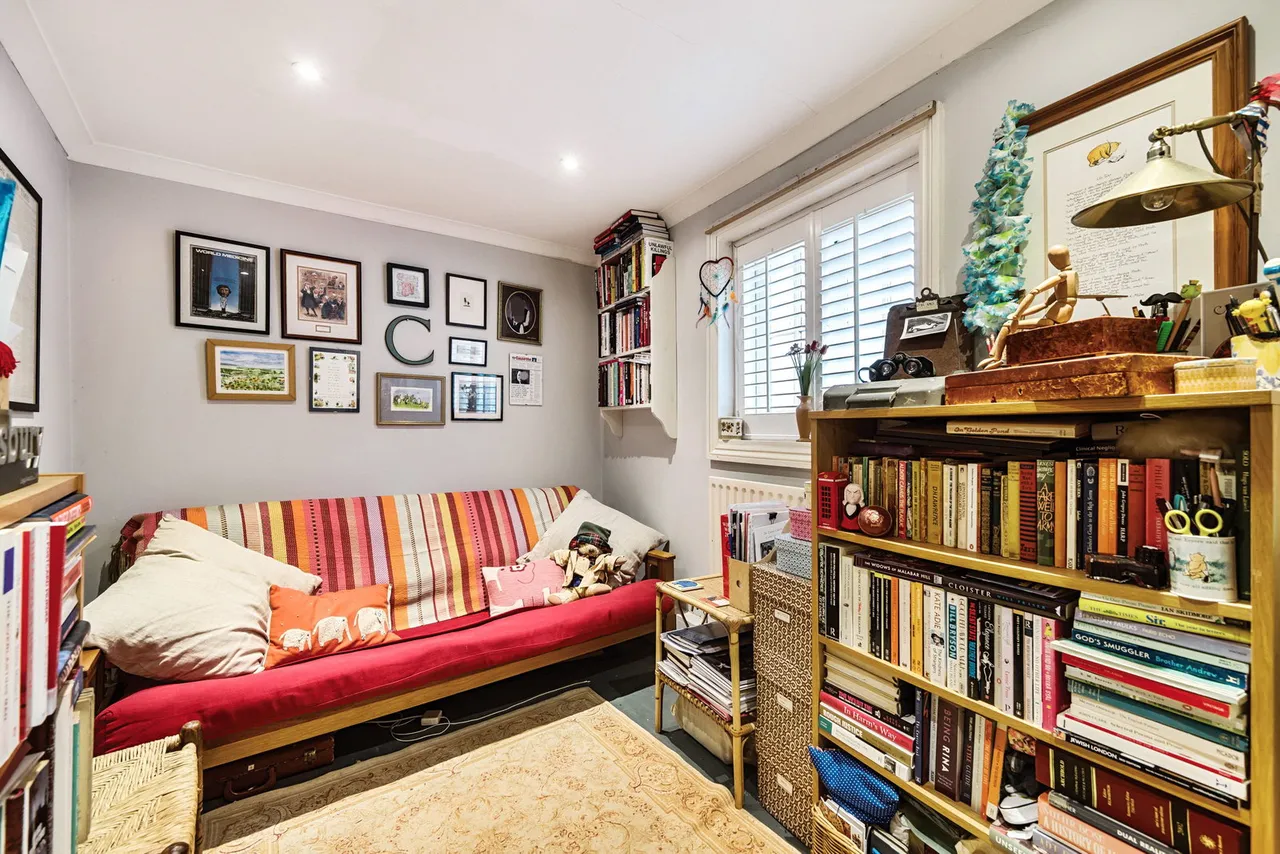Kennington Road, London, SE11, photo 12
