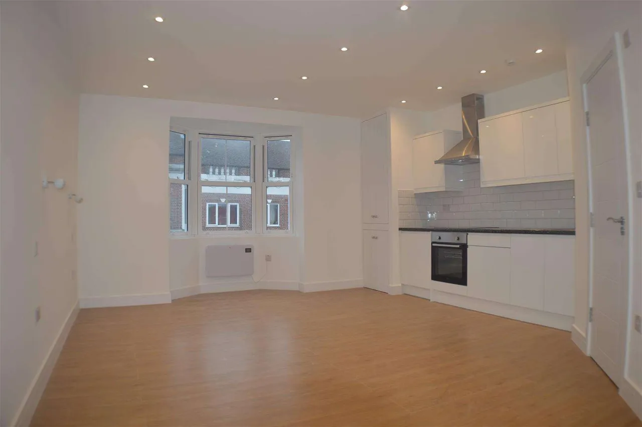 1 bed flat to rent, Crayford High Street, Crayford, DA1