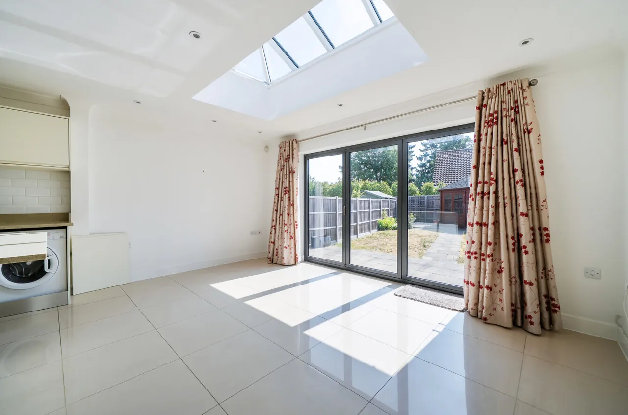 Finchampstead Road, Wokingham, Berkshire, RG41 2NU, photo 4