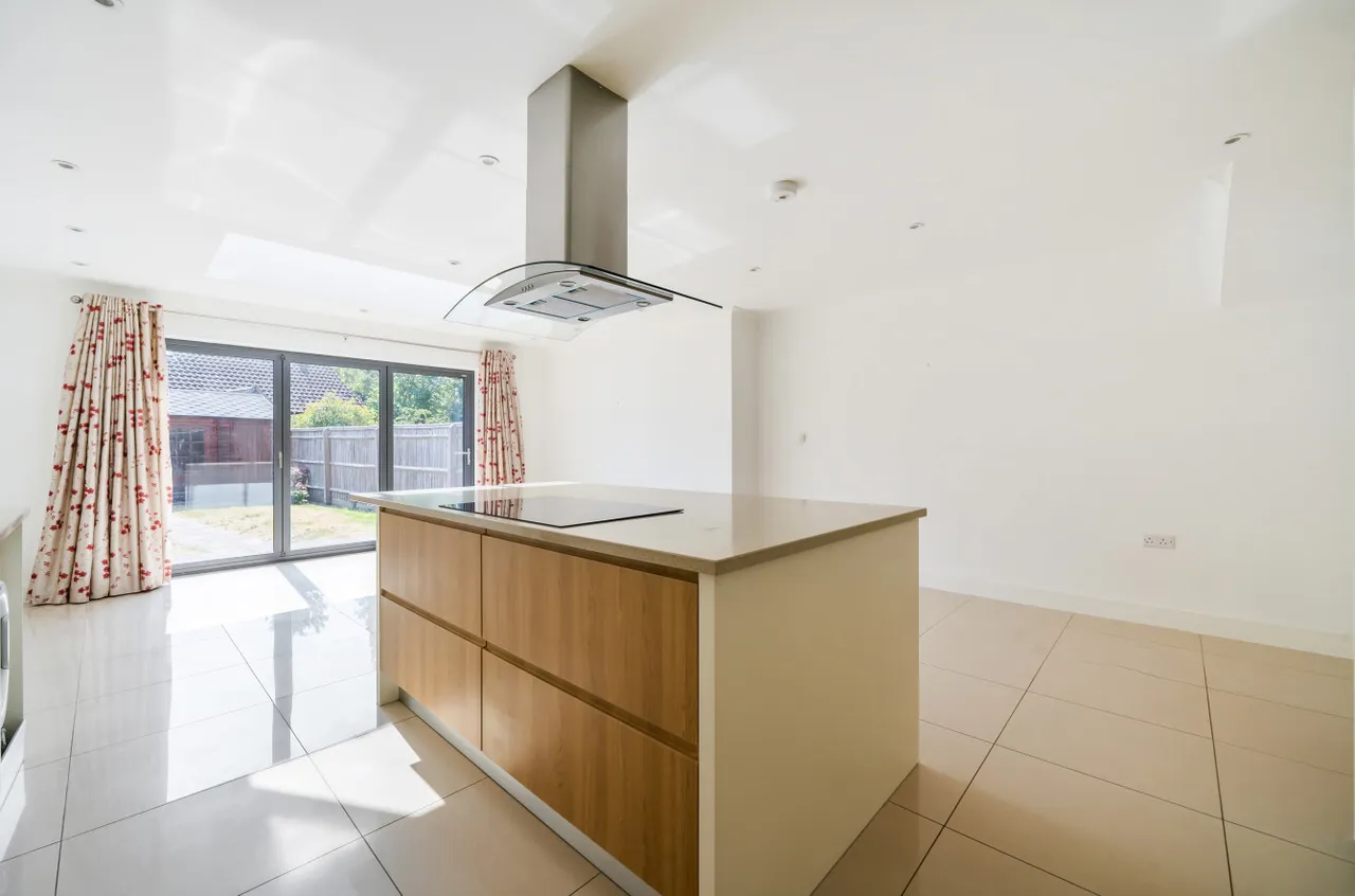 Finchampstead Road, Wokingham, Berkshire, RG41 2NU, photo 7