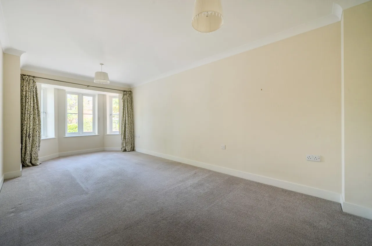 Finchampstead Road, Wokingham, Berkshire, RG41 2NU, photo 5