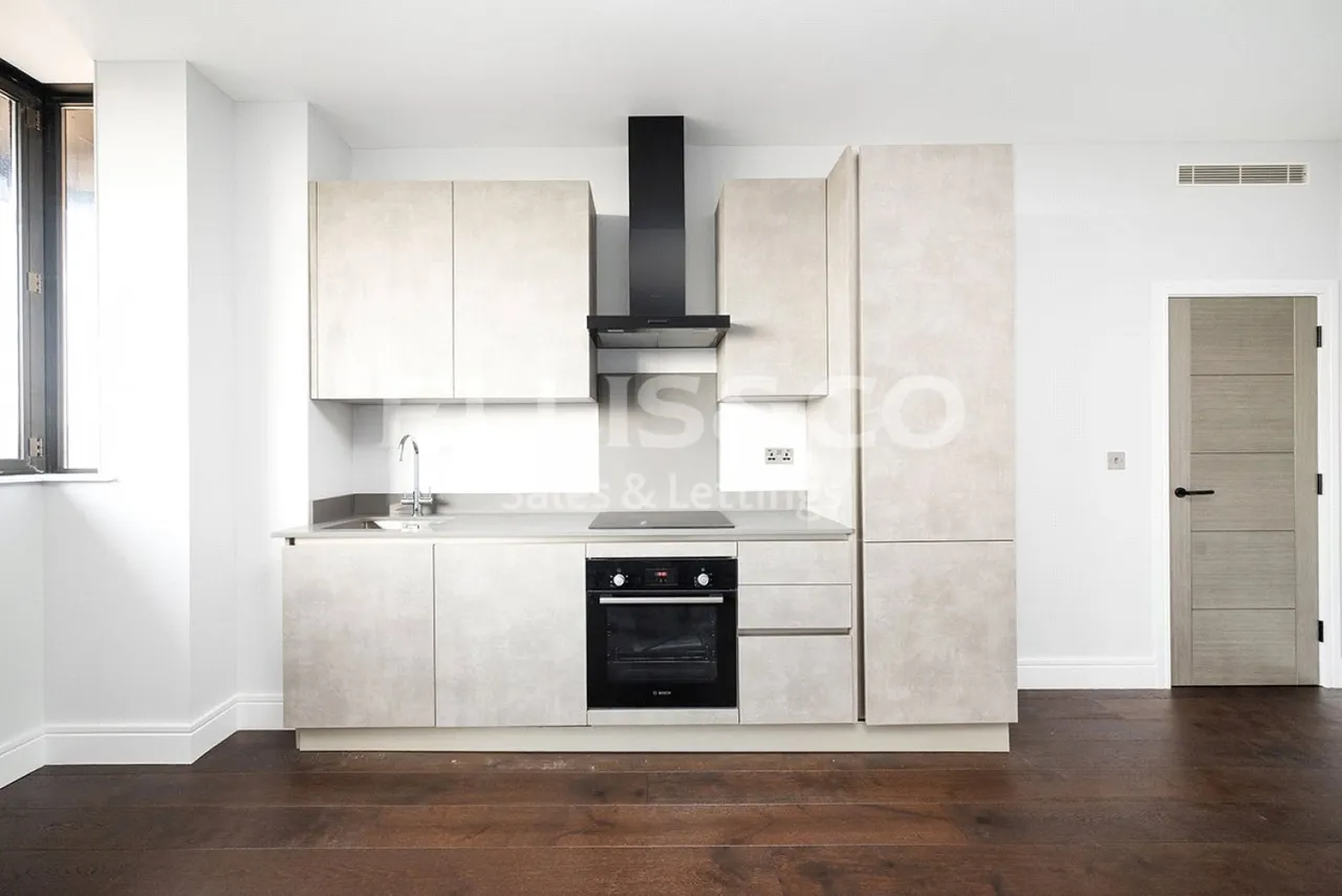High Road, Whetstone, N20, photo 9