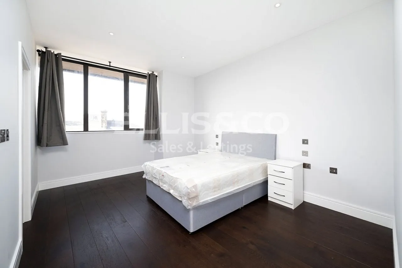High Road, Whetstone, N20, photo 4