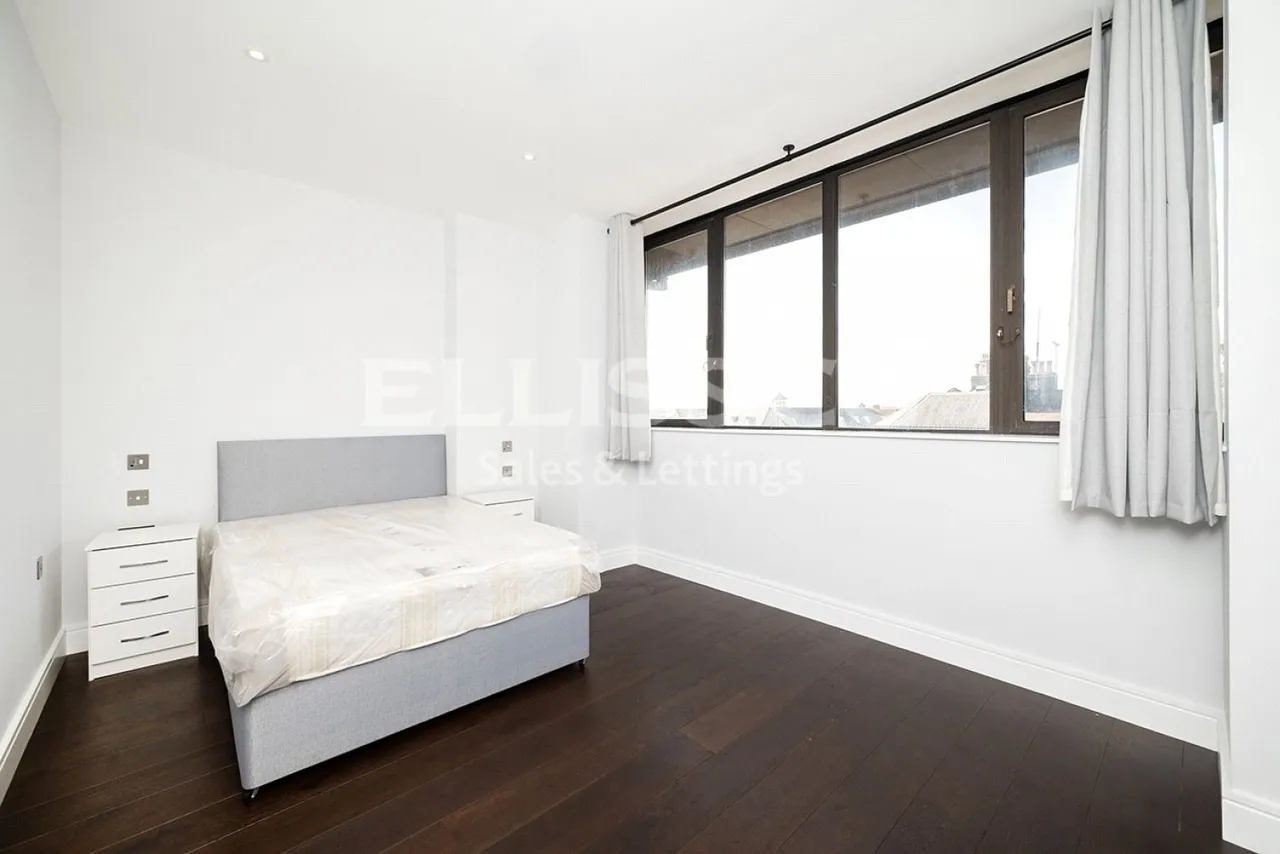 High Road, Whetstone, N20, photo 10