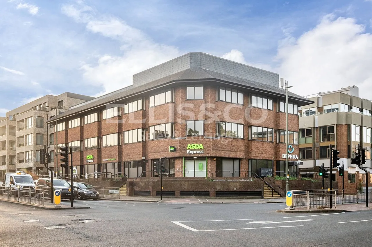 High Road, Whetstone, N20, photo 11