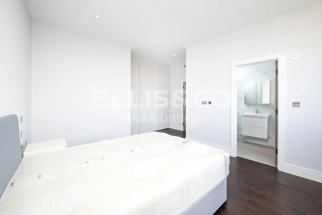 High Road, Whetstone, N20, photo 5