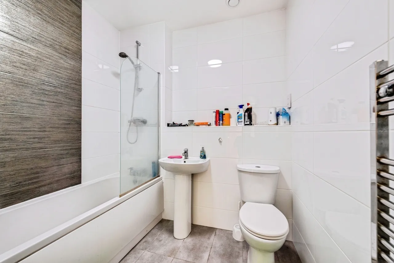 Farnsby Street, Swindon, Wiltshire, SN1, photo 6