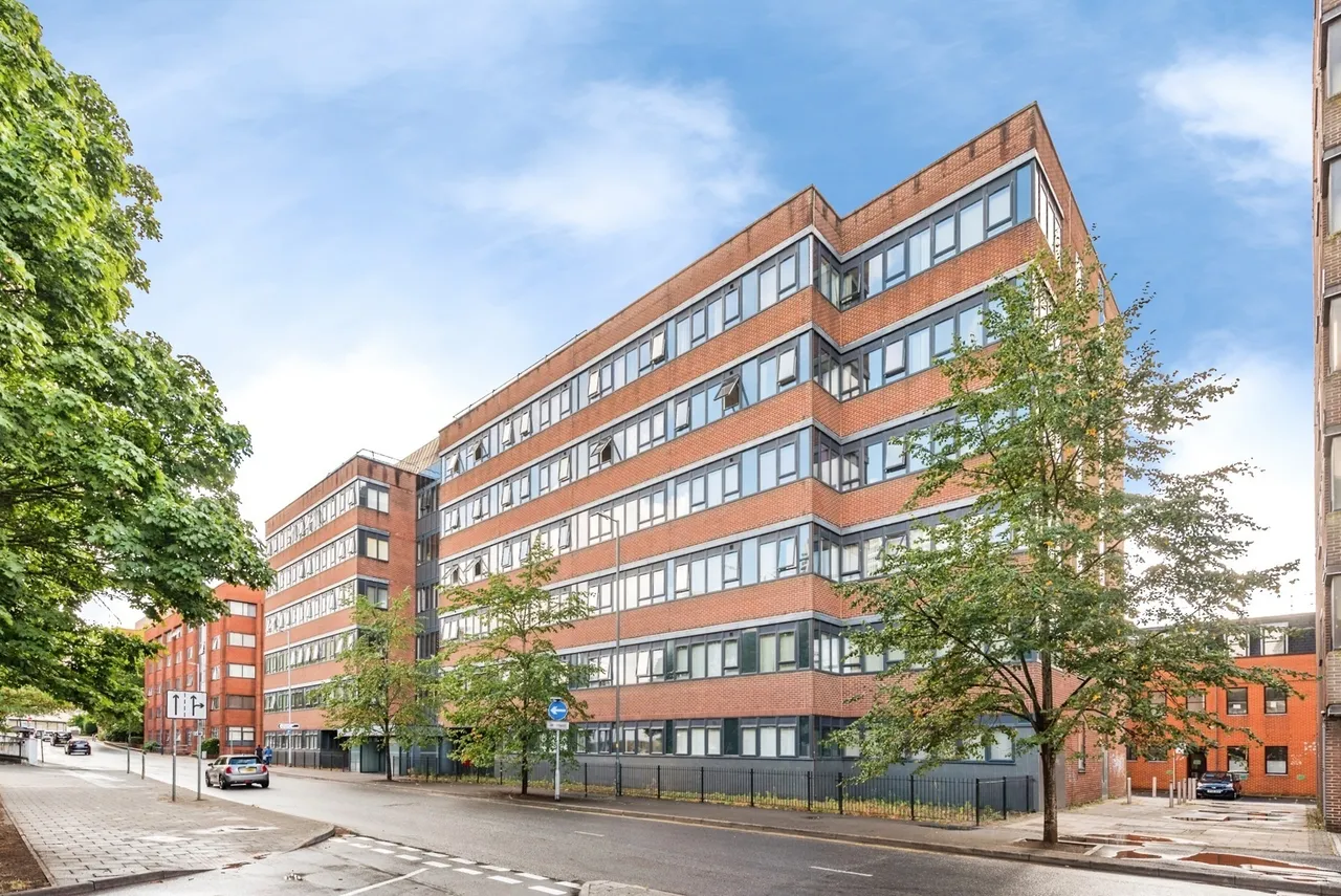 1 bed flat for sale — Farnsby Street, Swindon, Wiltshire, SN1
