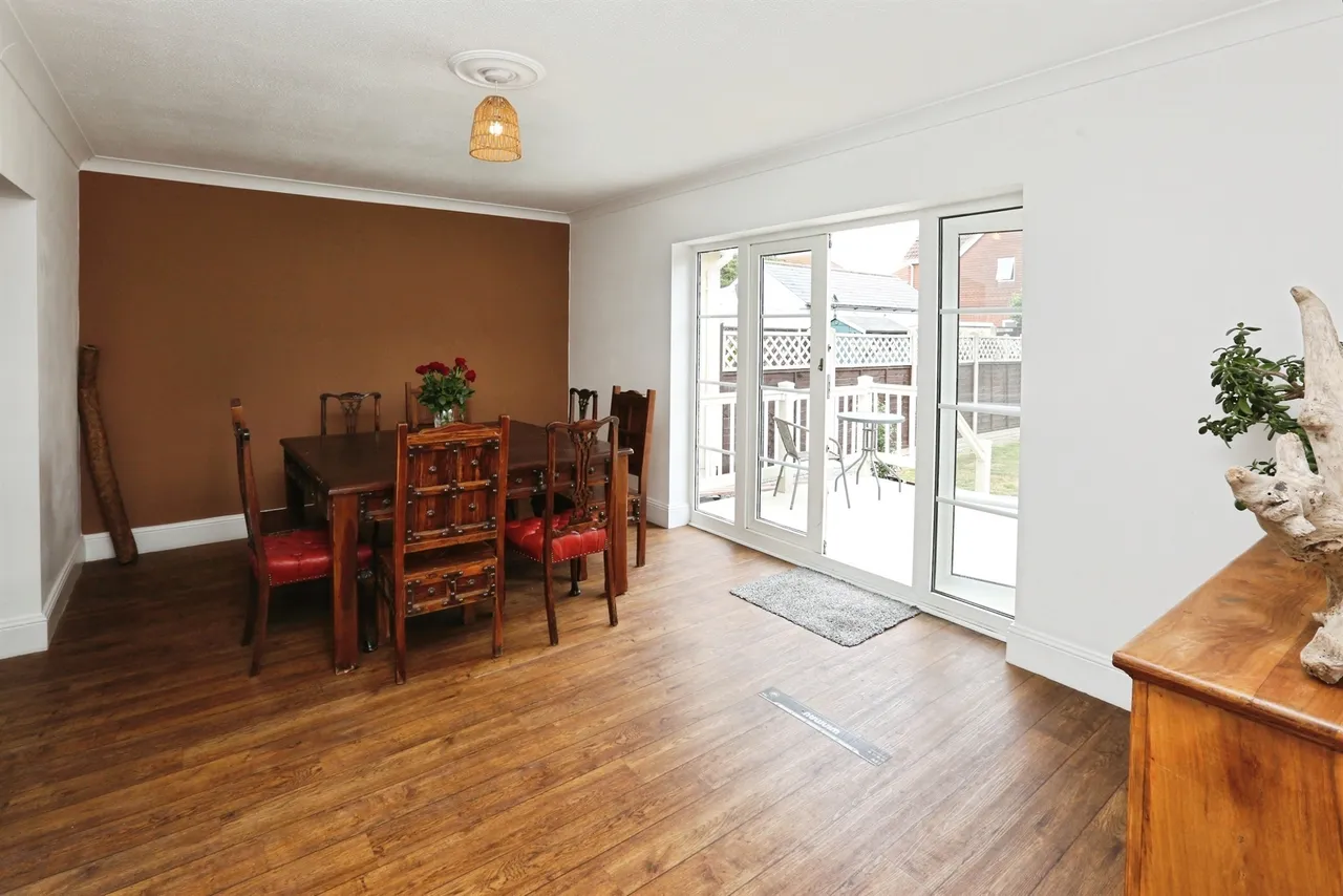 Raynes Road, Lee-On-The-Solent, photo 9