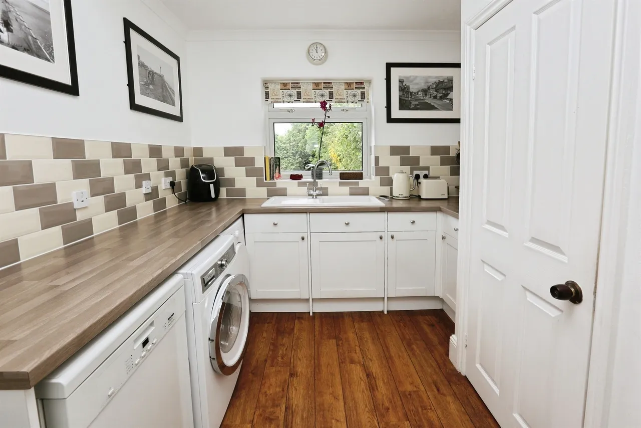 Raynes Road, Lee-On-The-Solent, photo 5