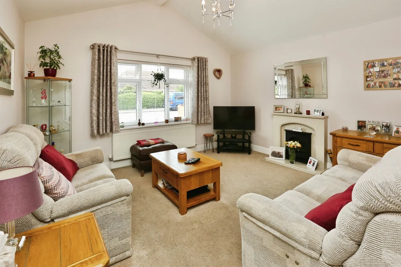 Raynes Road, Lee-On-The-Solent, photo 4