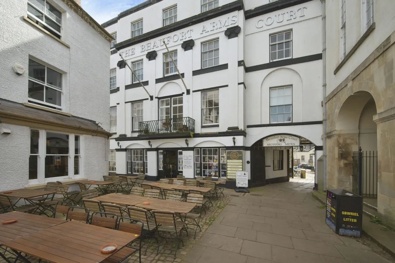 Agincourt Square, Monmouth, Monmouthshire, NP25, photo 15