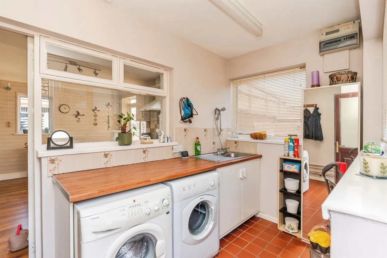 Salisbury Road, Totton, Southampton, photo 11