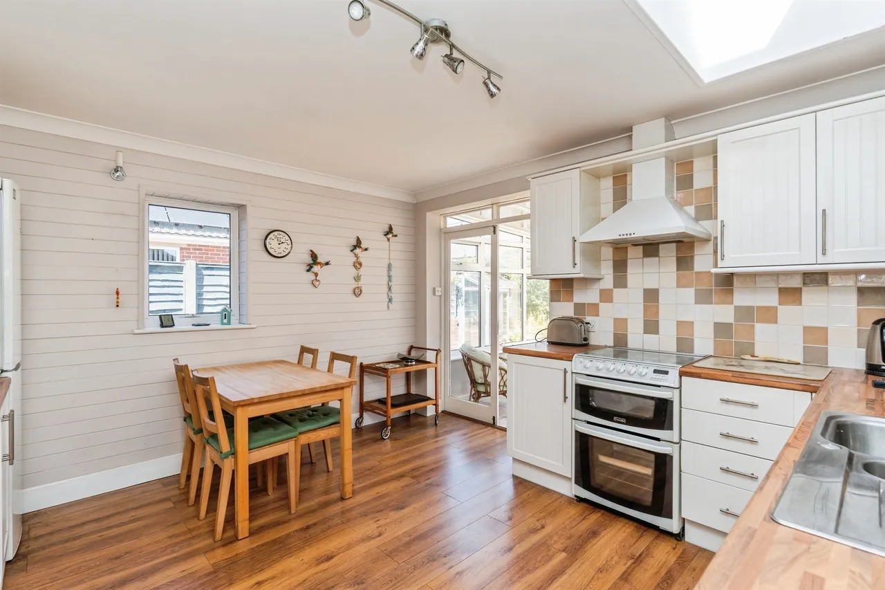 Salisbury Road, Totton, Southampton, photo 5