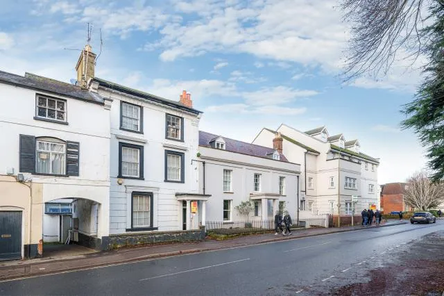 2 bed flat for sale, West Bar Street, Banbury, OX16