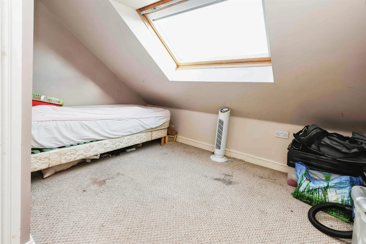 Mallard Drive, OLDBURY, photo 11