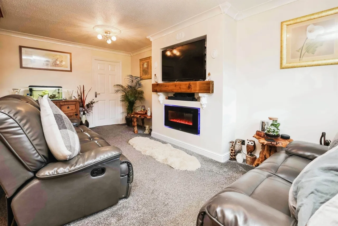 Mallard Drive, OLDBURY, photo 5