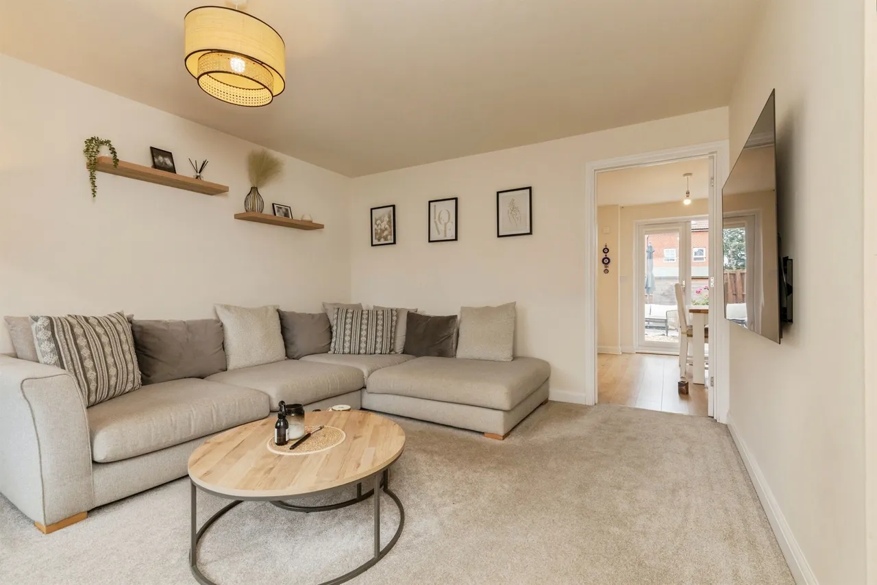 Crocus Road, Emersons Green, Bristol, photo 5