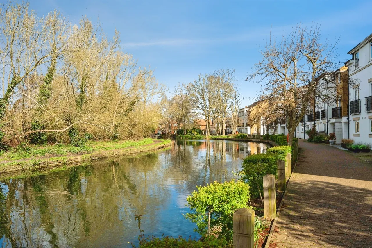Ovaltine Drive, Kings Langley, WD4, photo 19